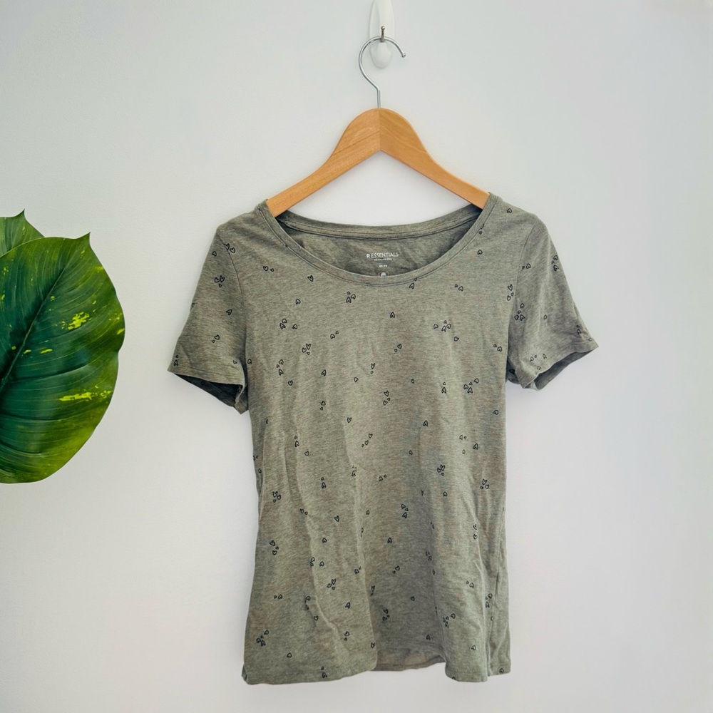 REITMANS | Heart Patterned Khaki Green Short Sleeve Tee Size XS